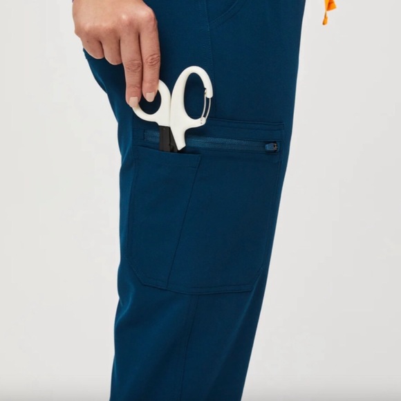 Figs Yola scrub pants - Picture 5 of 7